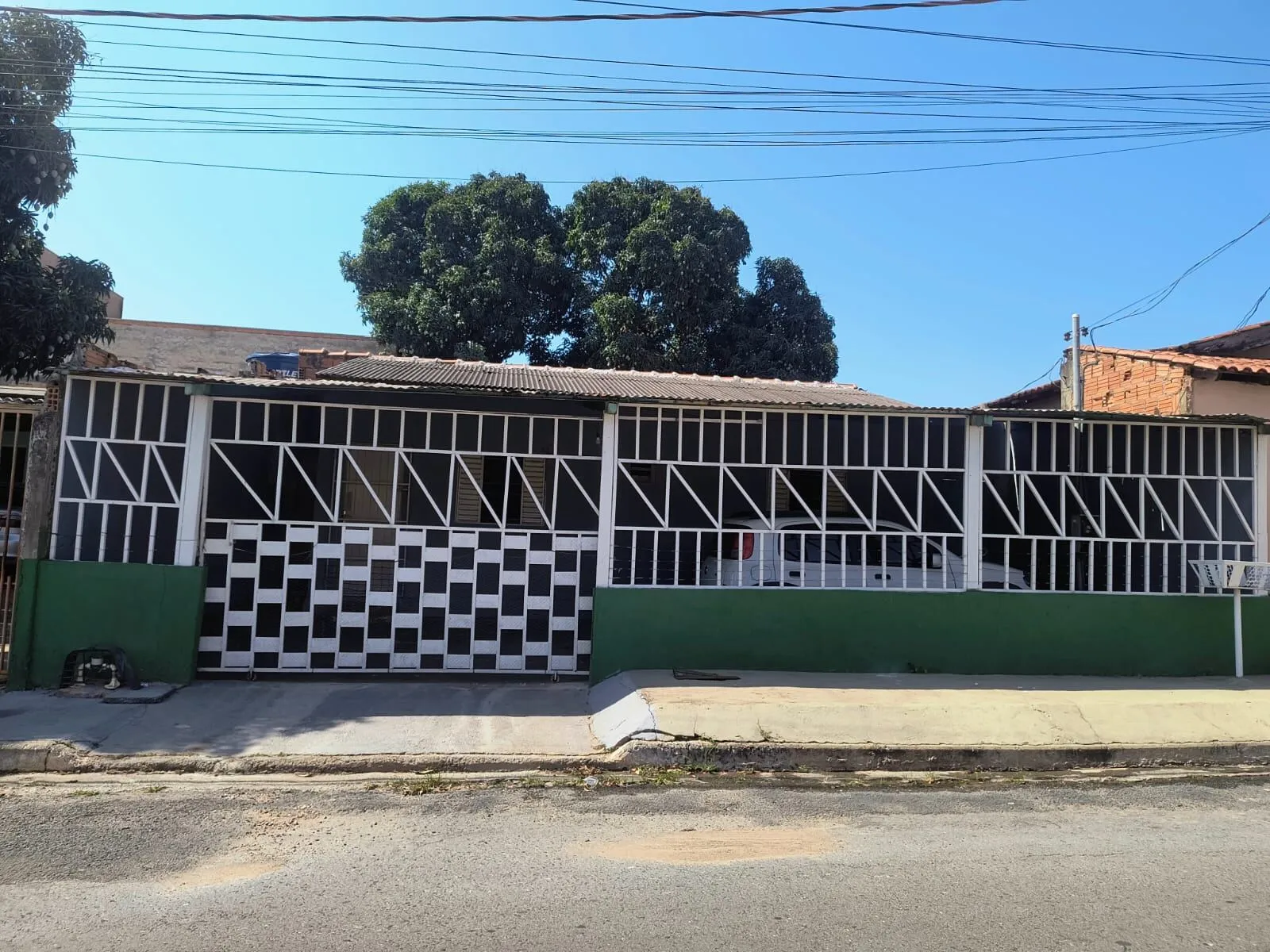 Foto do imóvel Casa 2 Quartos no Jardim Novo Milenio em rua um