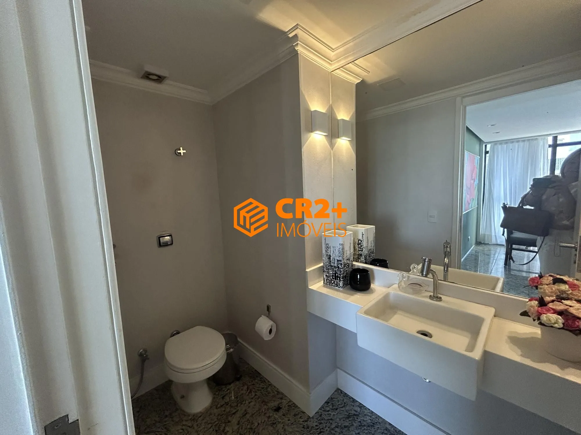 Imagem Vendo apartamento de luxo na av Boa Viagem - 200m2 - 4 quartos sendo 2 suítes e