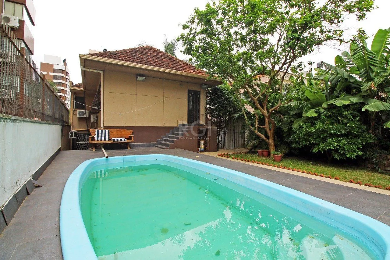Imagem Casa para Venda - 464.5m², 3 dormitórios, sendo 1 suites, 3 vagas - Petrópolis