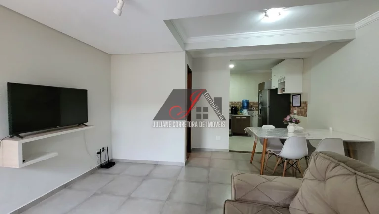 Imagem Sobrado Triplex à venda em Santo Inácio, Curitiba/PR.