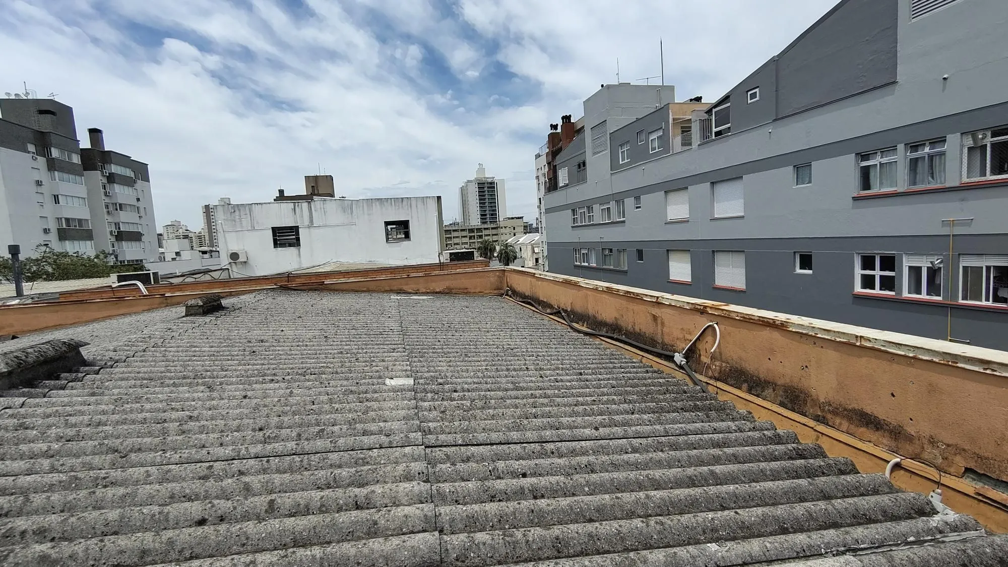 Imagem Prédio Comercial no bairro Menino Deus.