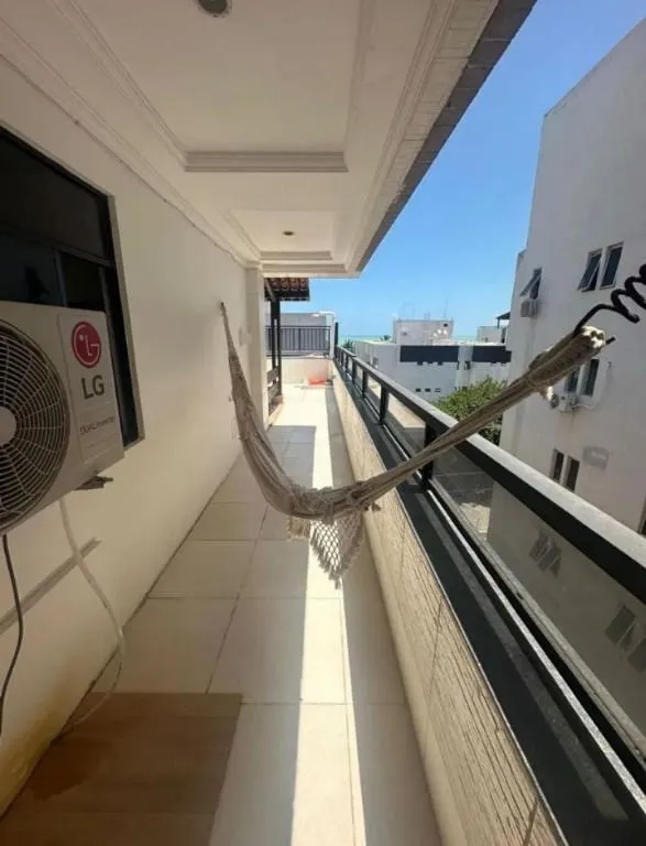 Imagem Cobertura linear de 172 m² em frente à Praia de Intermares