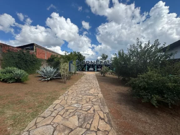 Imagem ABAIXOU!! CASA COM 3 QUARTOS CONDOMÍNIO FECHADO NO GUARAPARK TERRENO DE 800,00M² ESTUDA TROCA POR APARTAMENTO NO GUARÁ
