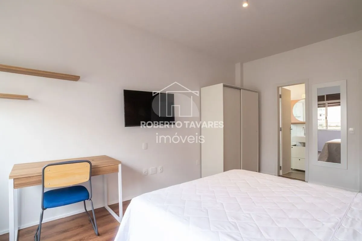 Imagem Apartamento Mobiliado e totalmente Reformado! 145 m2 úteis 5dts e 3 suítes, cozinha aberta para sala - Está a duas quadras da Av. Paulista.