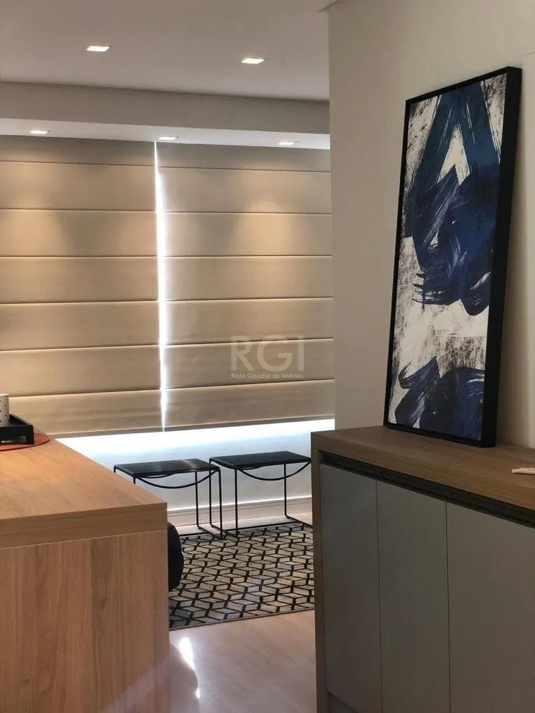 Imagem Apartamento 1 dormitório com suíte ,lavabo e vaga próximo ao Hospital Moinhos de Vento