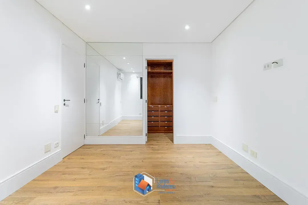 Imagem Duplex para venda em Pinheiros com 2 quartos, sendo 2 suítes, 132m²