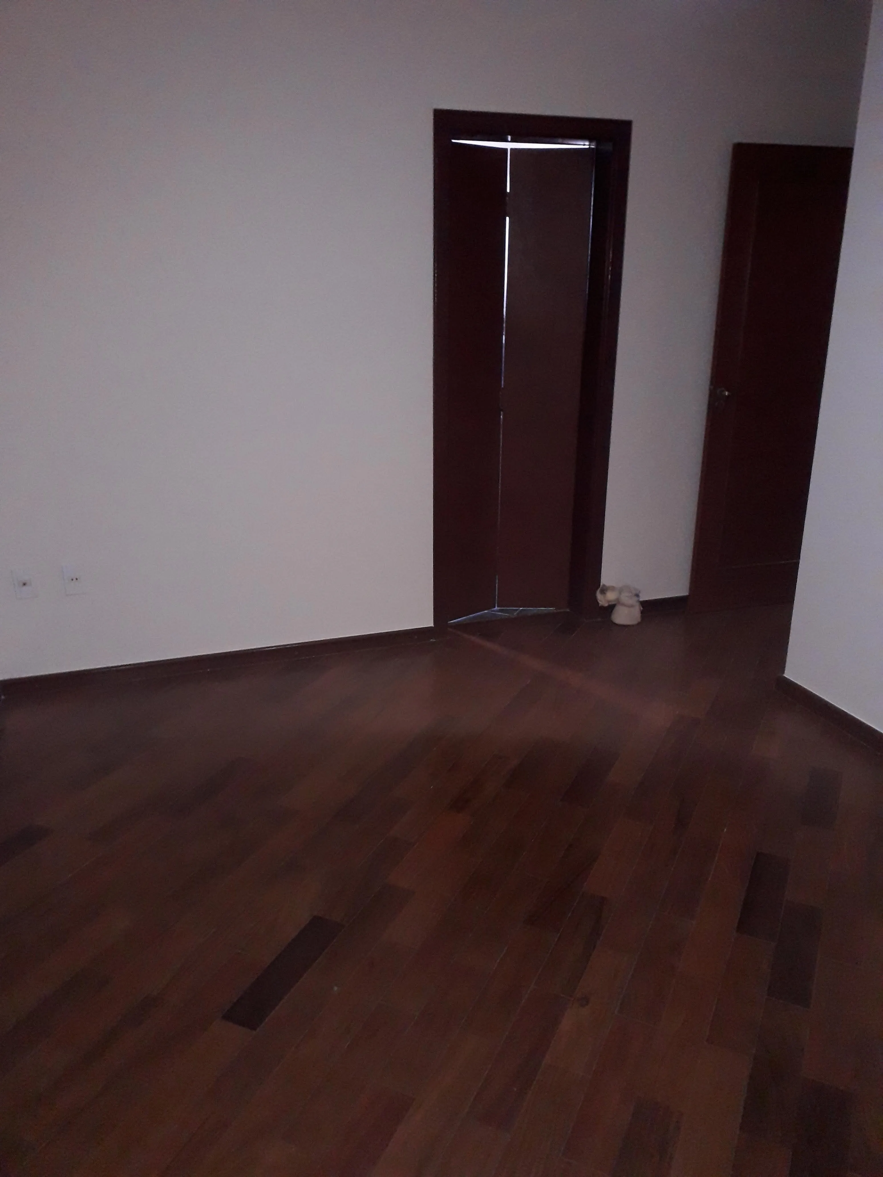 Imagem Linda Casa no Condomínio Ibiti do Paço com 348m².