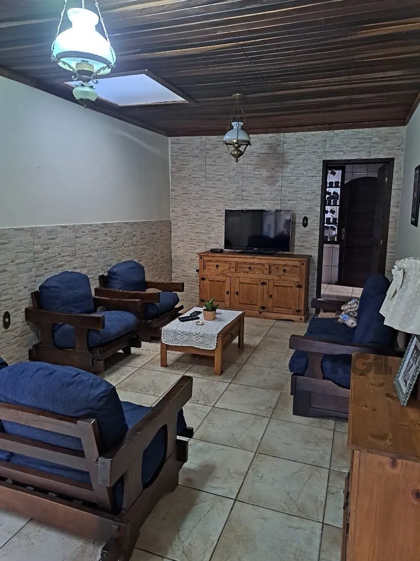 Imagem Casa 3 dormitórios, 1 suíte, vagas de garagem, Bairro Vila Marcia