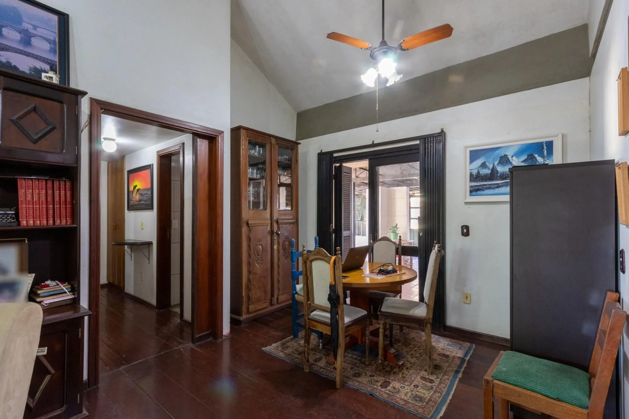 Imagem Casa para Venda - 286.28m², 2 dormitórios, sendo 1 suites, 3 vagas - Santa Tereza