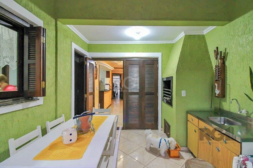 Imagem Casa para Venda - 167m², 3 dormitórios, sendo 1 suites, 7 vagas - Hípica
