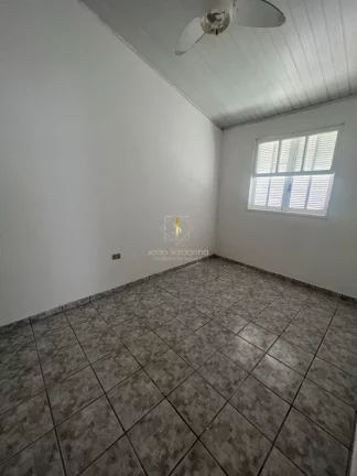 Imagem Casa em Guaratuba 150 metros do mar em rua asfaltada