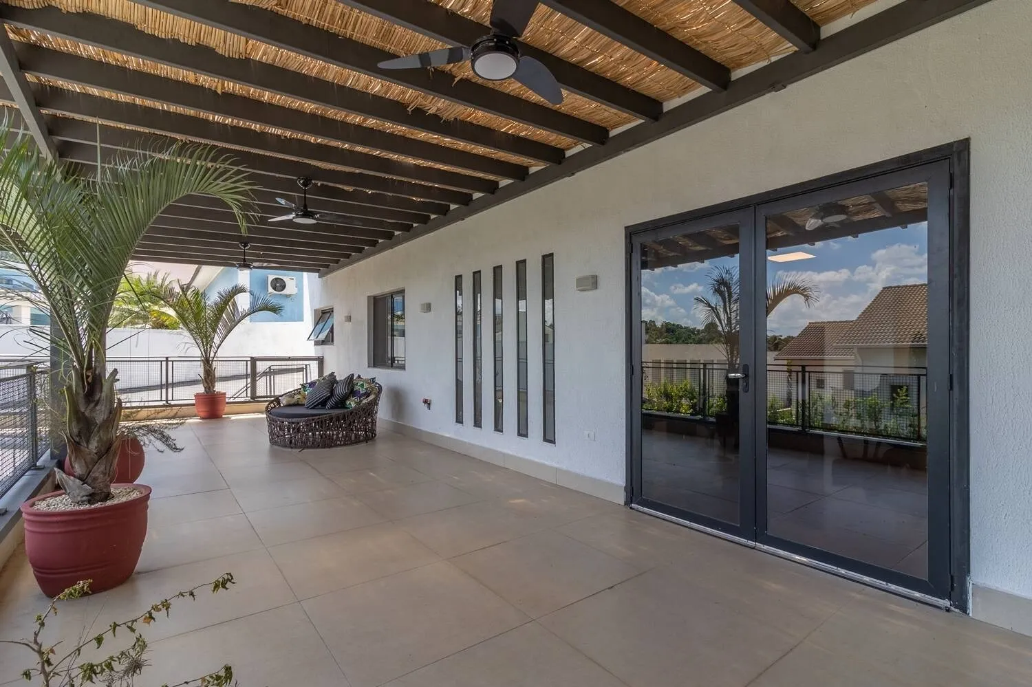 Imagem Casa de Luxo Modernizada em Alphaville ? Privacidade, Conforto e Sustentabilidade