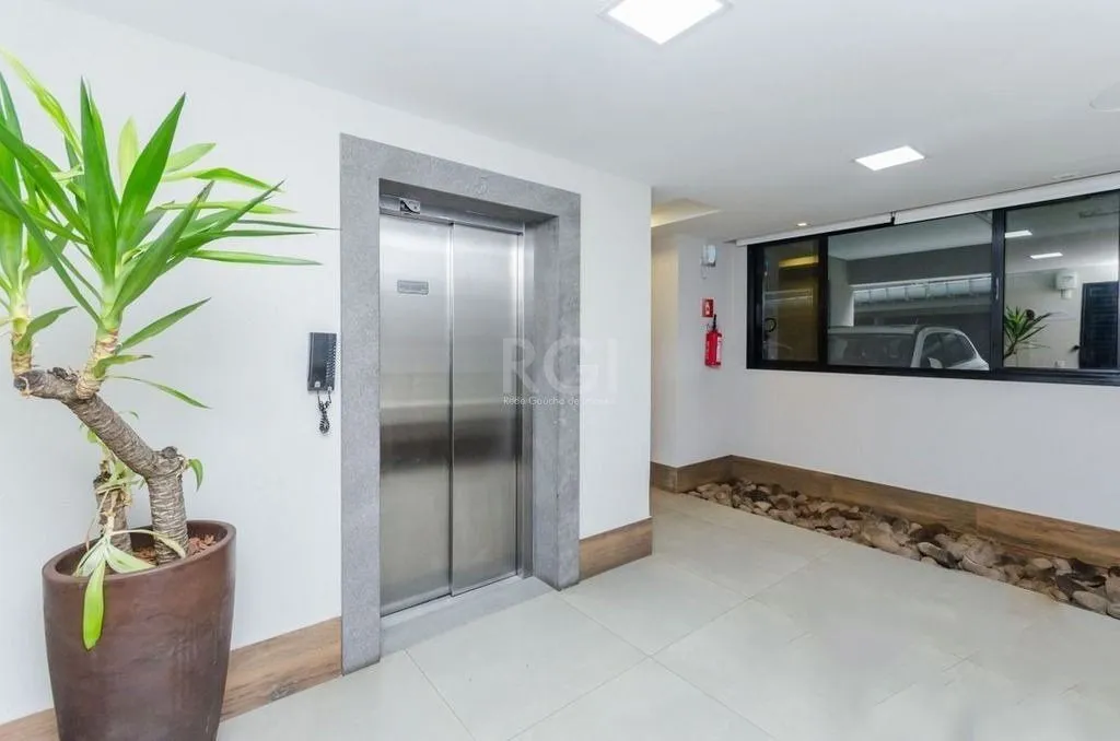 Imagem Apartamento com 3 quartos, 1 suíte, churrasqueira, 2 vagas, no bairro Cristal