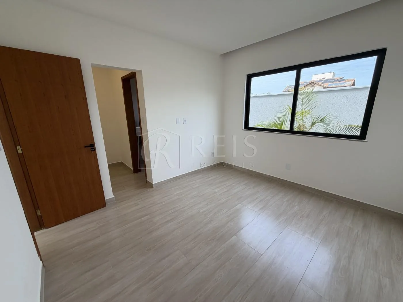 Imagem Casa para Venda em Rio das Ostras, Viverde, 4 dormitórios, 4 suítes, 5 banheiros, 4 vagas
