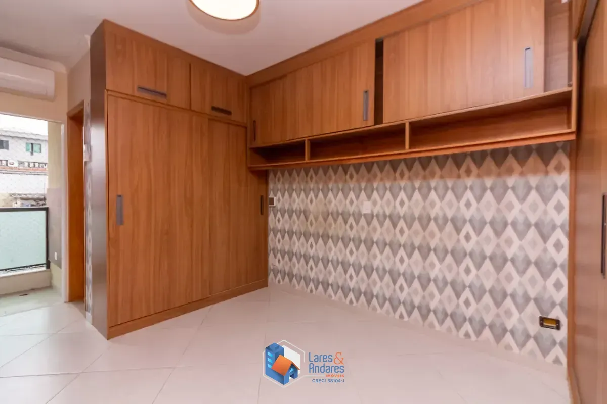 Imagem Casa para venda em Parque São Domingos com 3 quartos, sendo 1 suíte, 220m²