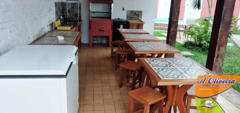 Imagem Casa -08 Dormitórios -Ótima localização próximo á praia (Terreno 986 metros )