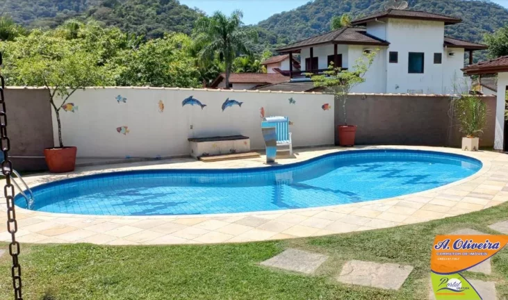 Imagem Linda Casa em Condomínio Fechado
