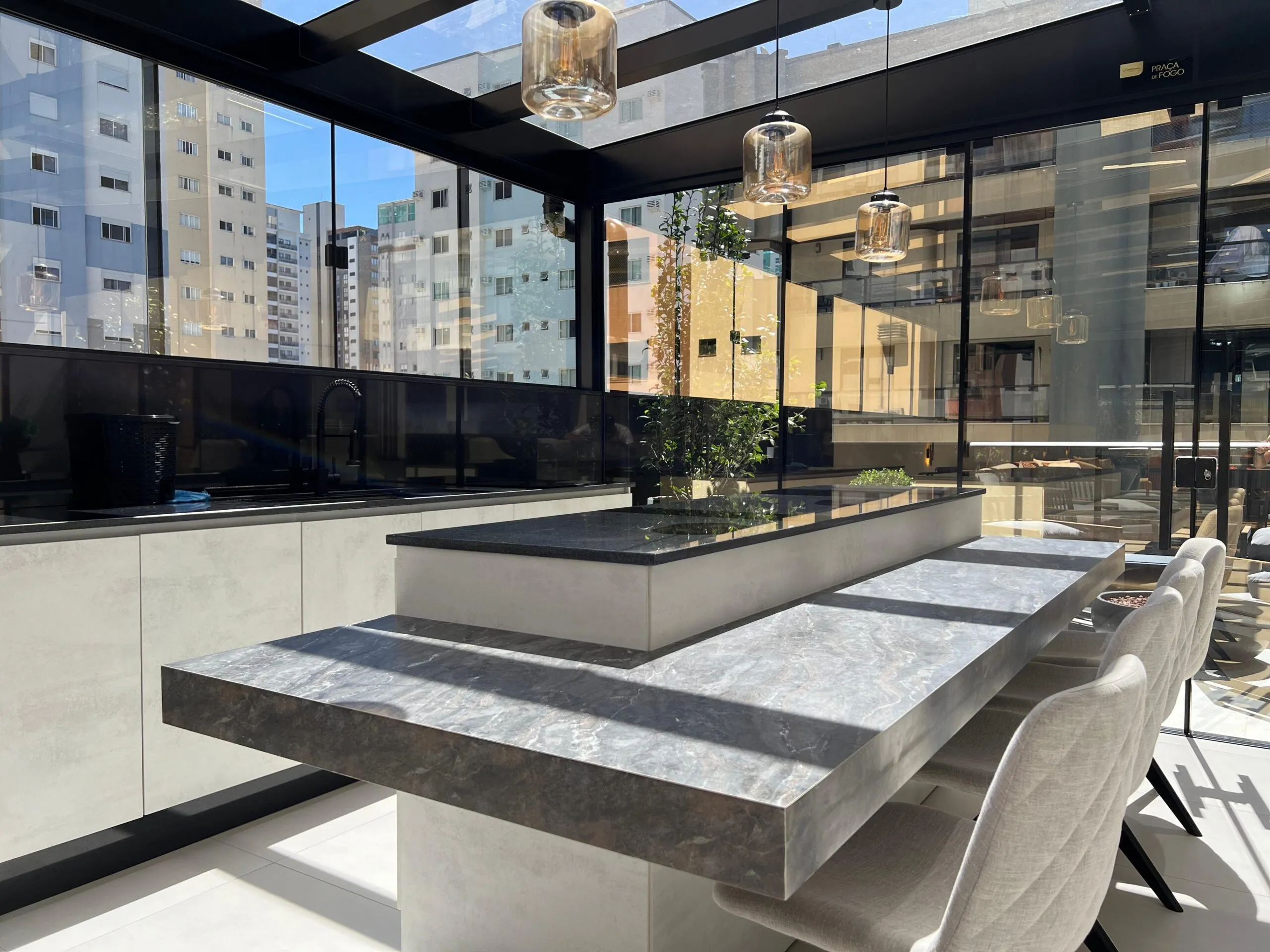 Imagem Apartamento com vista para o mar à venda com 129.31m2 por R$ 1.950.000,00
