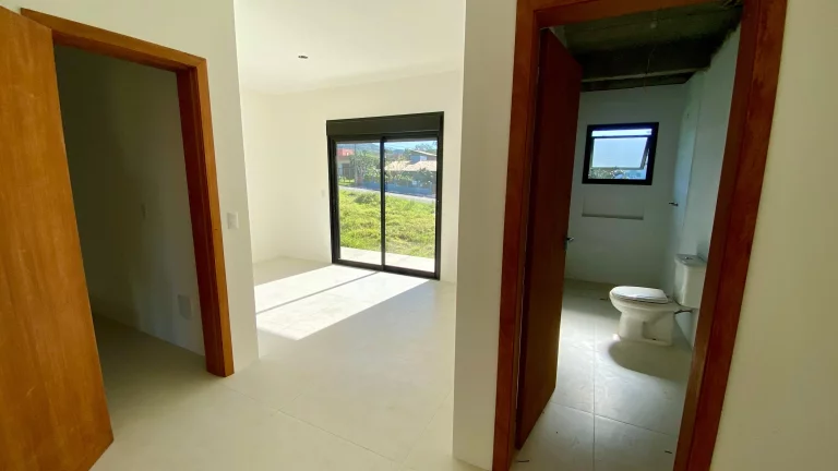 Imagem Casa à venda em Garopaba-SC, bairro Ambrósio: 3 quartos, 1 suíte, 113m² - Oportunidade única!