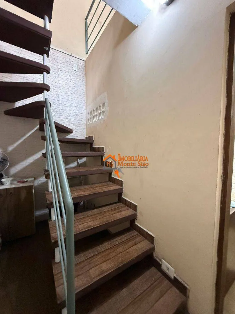 Imagem Sobrado com 3 dormitórios à venda, 253 m² por R$ 650.000,00 - Vila Rio de Janeiro - Guarulhos/SP