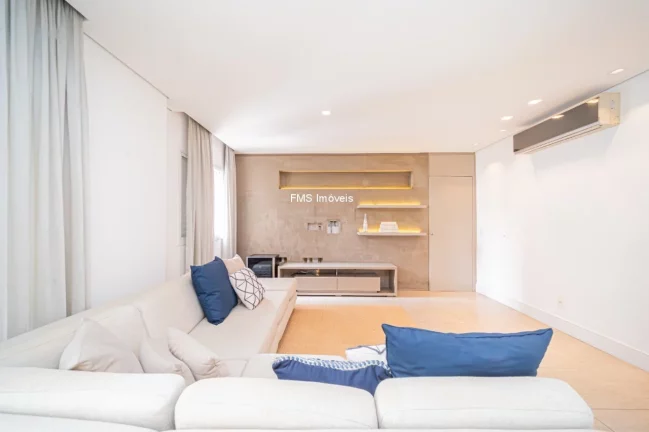 Imagem Venda de Apartamento de Luxo na Vila Olímpia com 2 Suítes, 1 Sala, 3 Vagas e 130m².