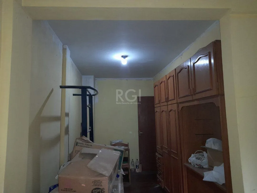 Imagem Casa para Venda com 3 dormitórios, sendo 1 suites e 3 vagas no bairro Ipanema