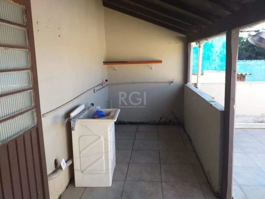 Imagem Casa para Venda - 200m², 6 dormitórios, 4 vagas - Tristeza