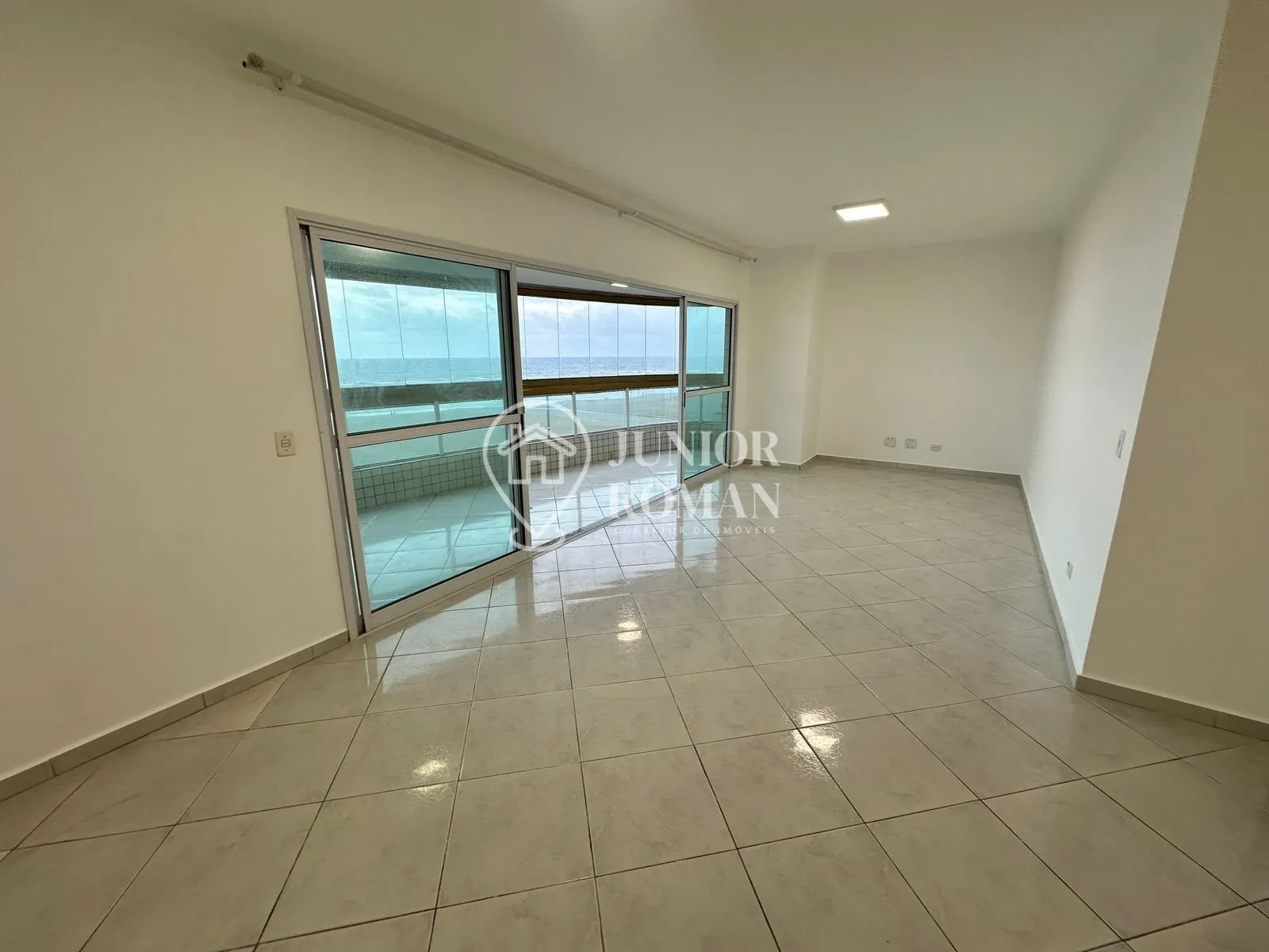 Imagem APTO 3 SUÍTES l VARANDA GOURMET E LAZER COMPLETO FRENTE AO MAR - AVIÃO PRAIA GRANDE/SP