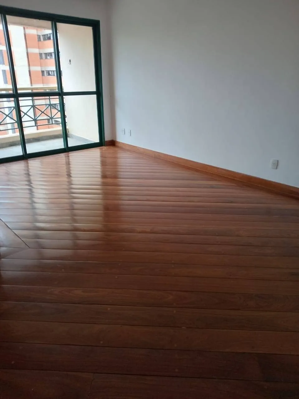 Imagem Excelente Apartamento de 3 Dormitórios em Frente à Pista de Caminhada de Alphaville