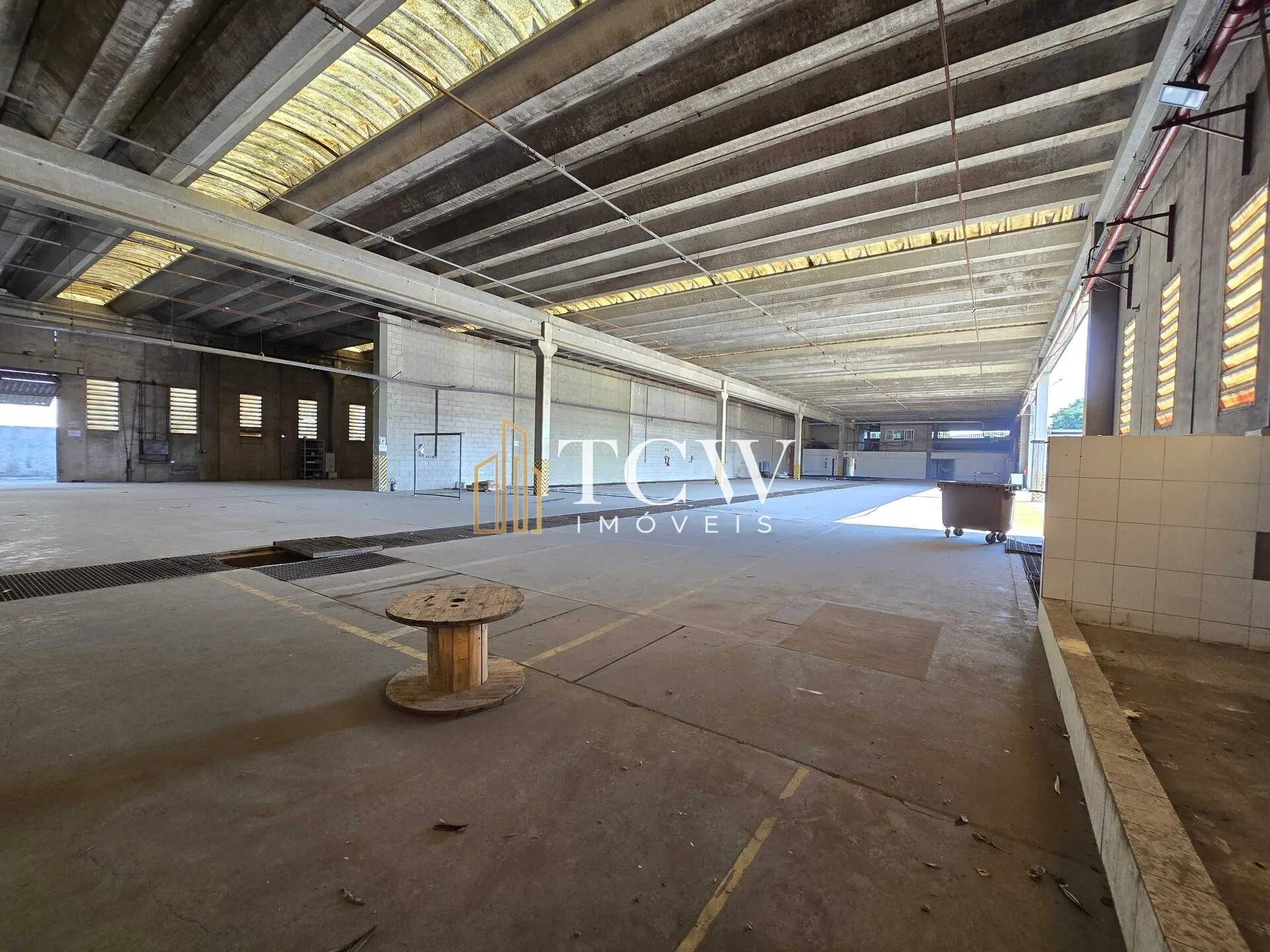Imagem Galpão Industrial à Venda em Guarulhos | 2.564 m² | Terreno 11.400 m² | ZAE-2