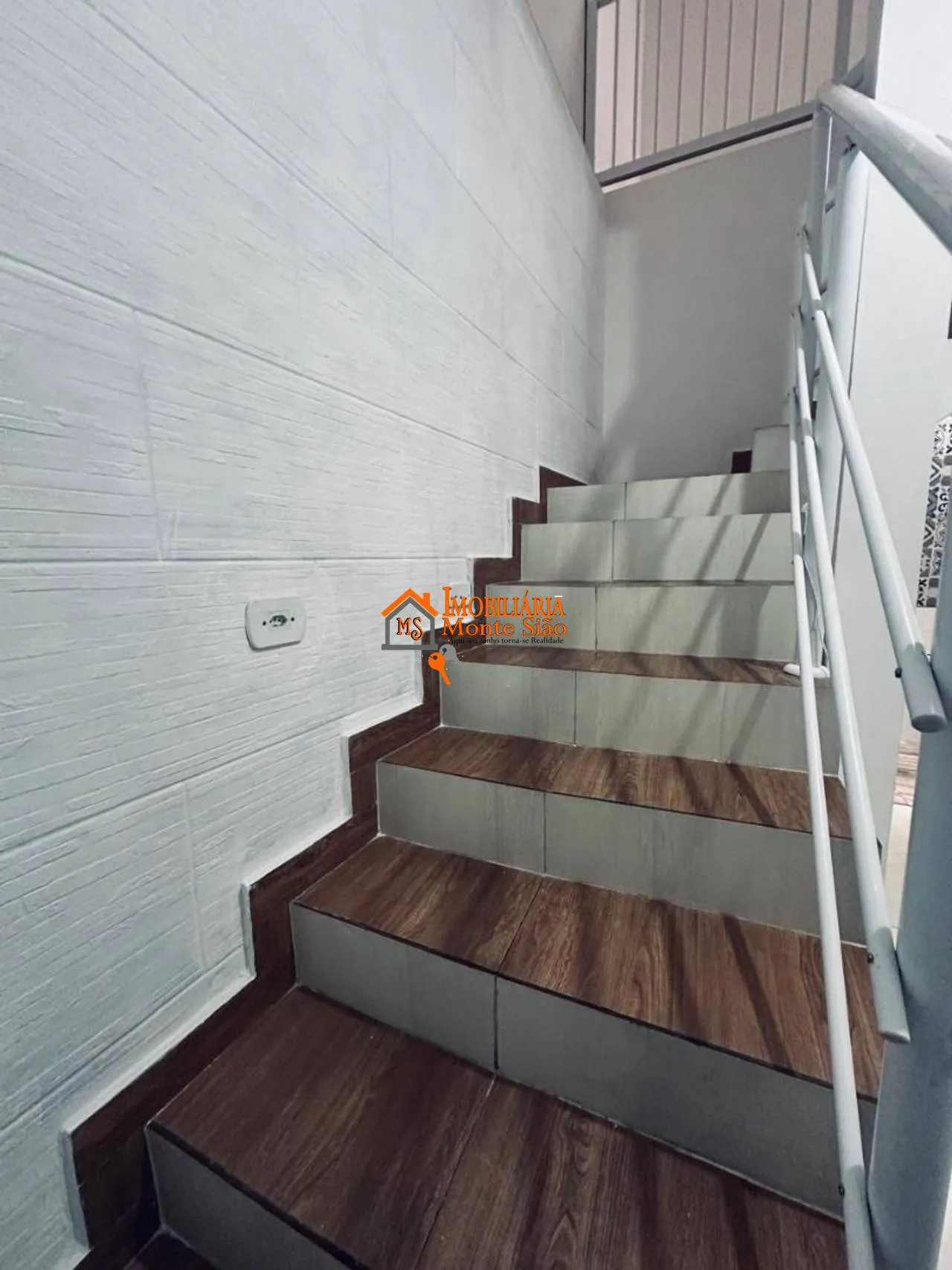 Imagem Sobrado para Locação Comercial ou Residencial - 4 Quartos e 2 Vagas