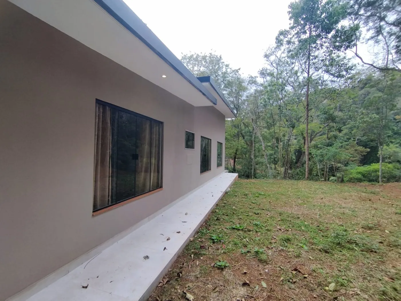 Imagem Casa em Condomínio para Venda em Petrópolis / RJ no bairro Araras