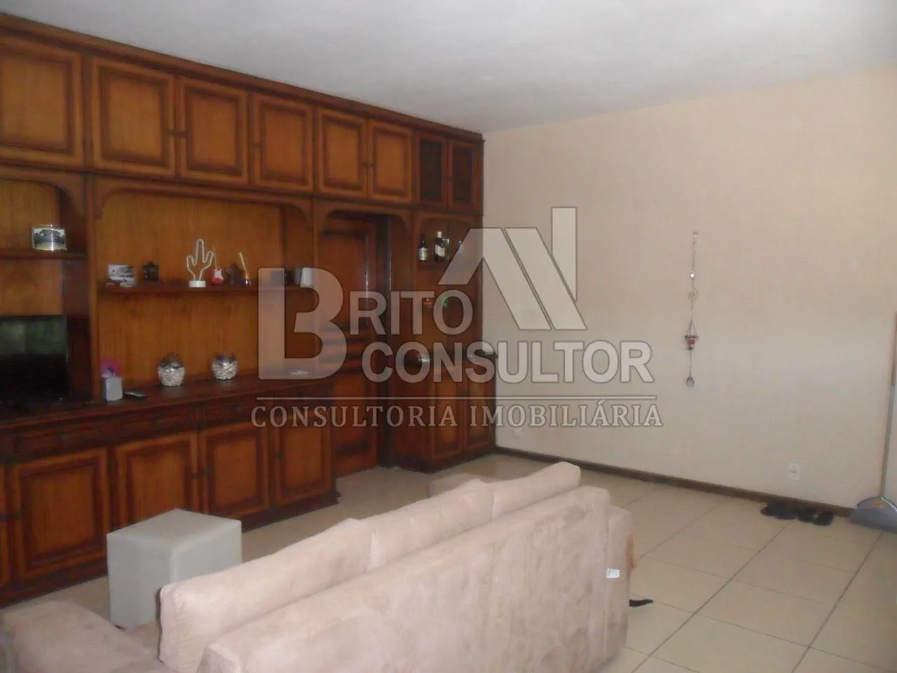Imagem Vendo Casa Tríplex em Cond Fechado 4 Qts, 4 Vagas, Terraço Mutua - São Gonçalo/RJ.