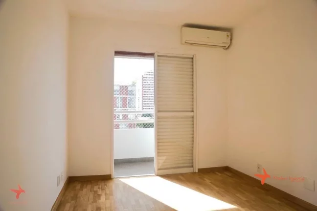 Imagem Cobertura de luxo com 3 quartos e 3 vagas na Vila Madalena, SP: sua oportunidade exclusiva!
