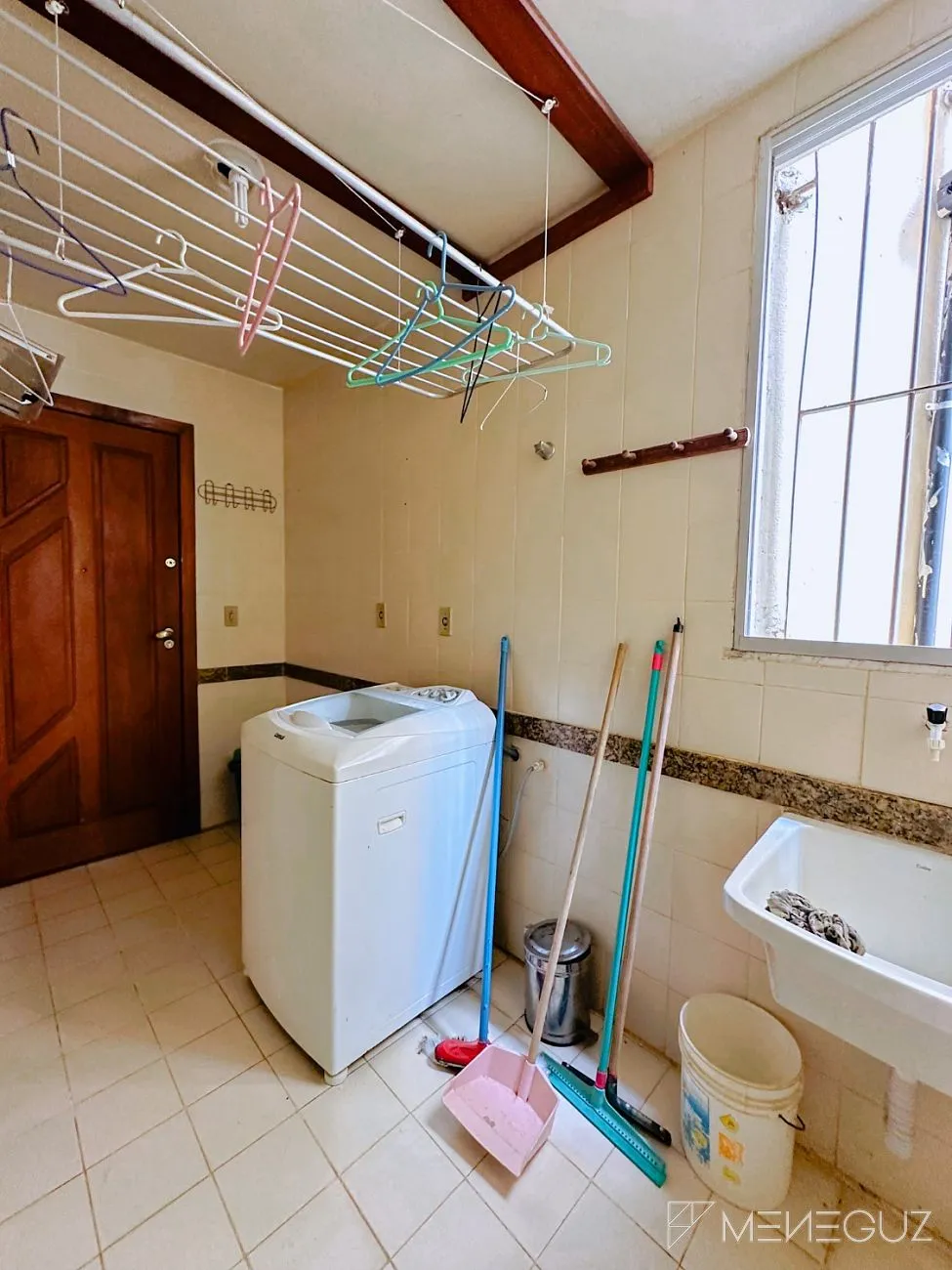 Imagem Apto 4 quartos, sendo 2 suítes + DCE a venda na Praia do Morro em Guarapari