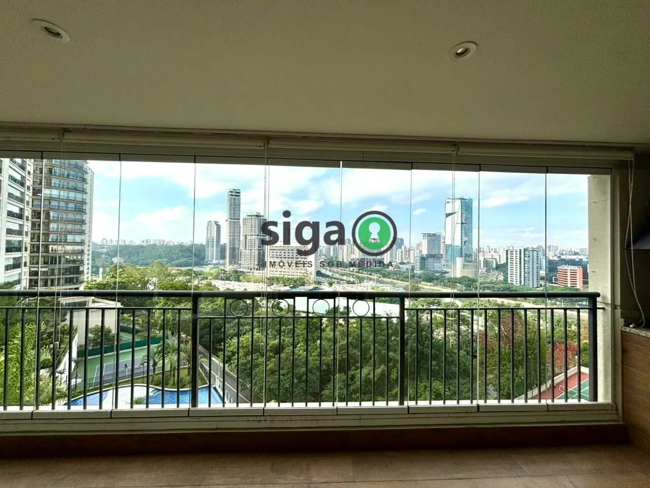 Imagem Apartamento á Venda no Panamby com 4 suítes e 4 vagas