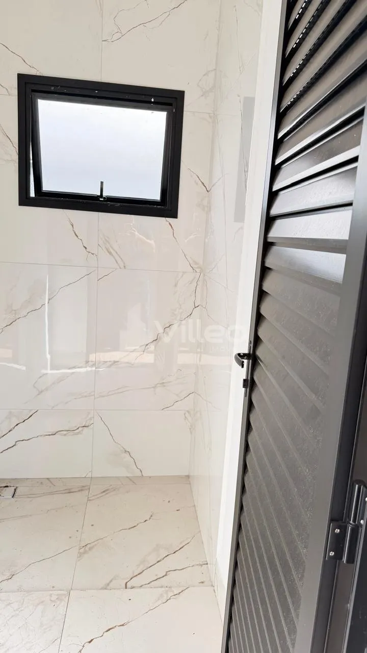Imagem Apresentamos esta incrível residência de alto padrão, planejada para oferecer conforto, elegânci...