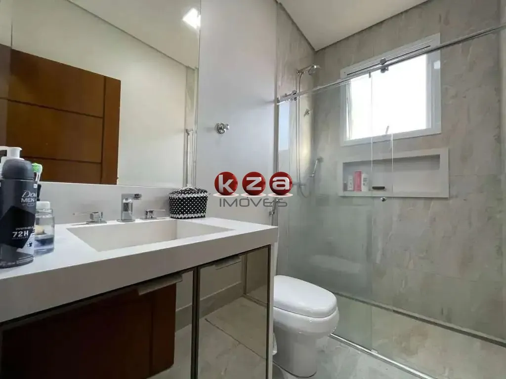 Imagem Casa de alto padrão a venda e locação, com 3 suites no Condomínio Residencial Villa Lombarda em Valinhos-SP