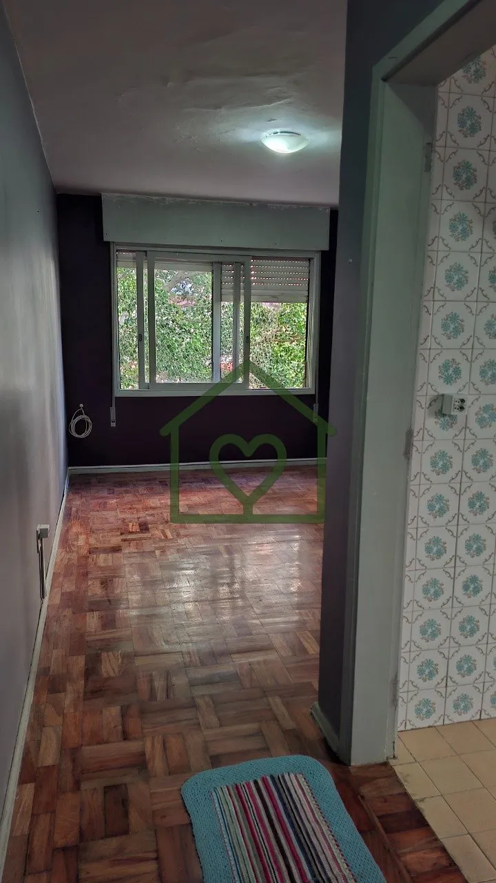Imagem Apartamento 1 dormitório, de frente, sol da manhã, semi-mobiliado, banheiro com piso reformado, su...