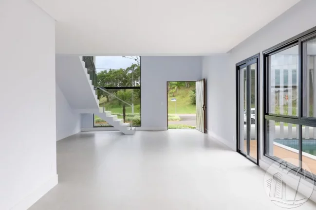 Imagem Linda casa no CALEDÔNIA em Camboriú com 1 Suíte Master + 3