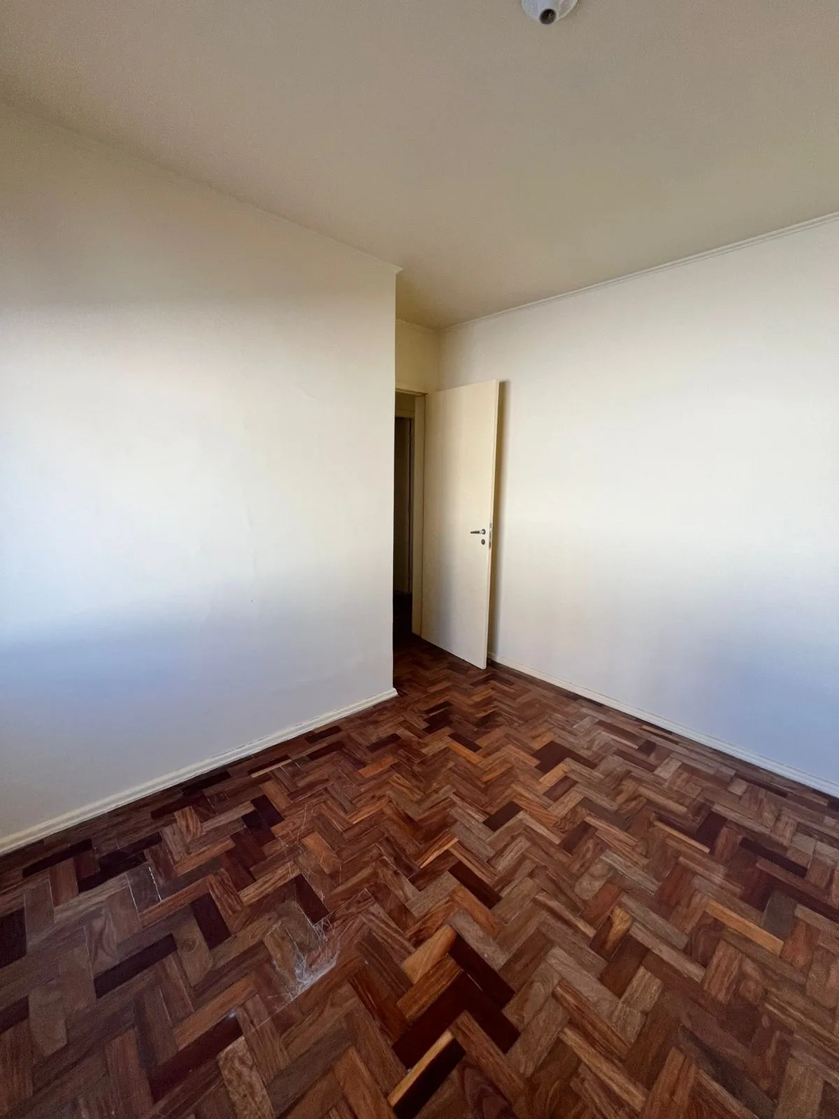 Imagem 02 dorm, 73 m², sol da tarde, com vaga, dep e banho aux, no Passo da Areia