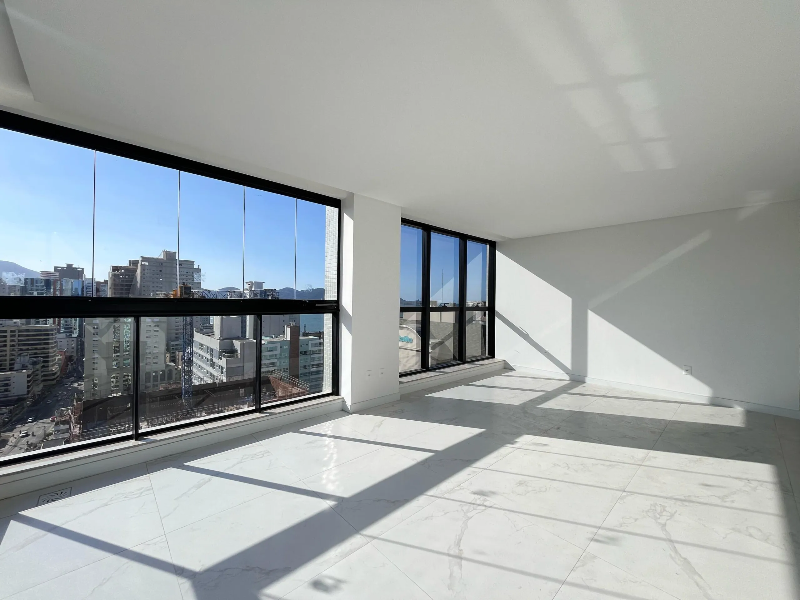 Imagem Apartamento com vista para o mar à venda com 153m2 por R$ 3.725.000,00