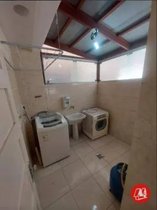 Imagem JK próximo ao Clinicas com pátio.