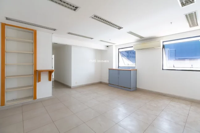 Imagem Conjunto comercial com 196m2 ao lado da estação Barra Funda.