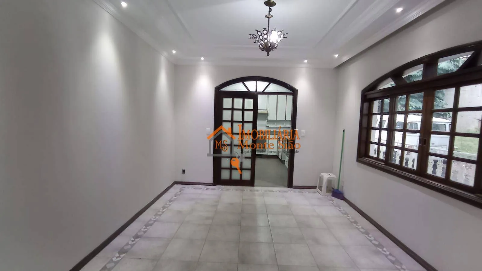 Imagem Sobrado com 5 dormitórios à venda, 570 m² por R$ 1.500.000,00 - Jardim Santa Mena - Guarulhos/SP