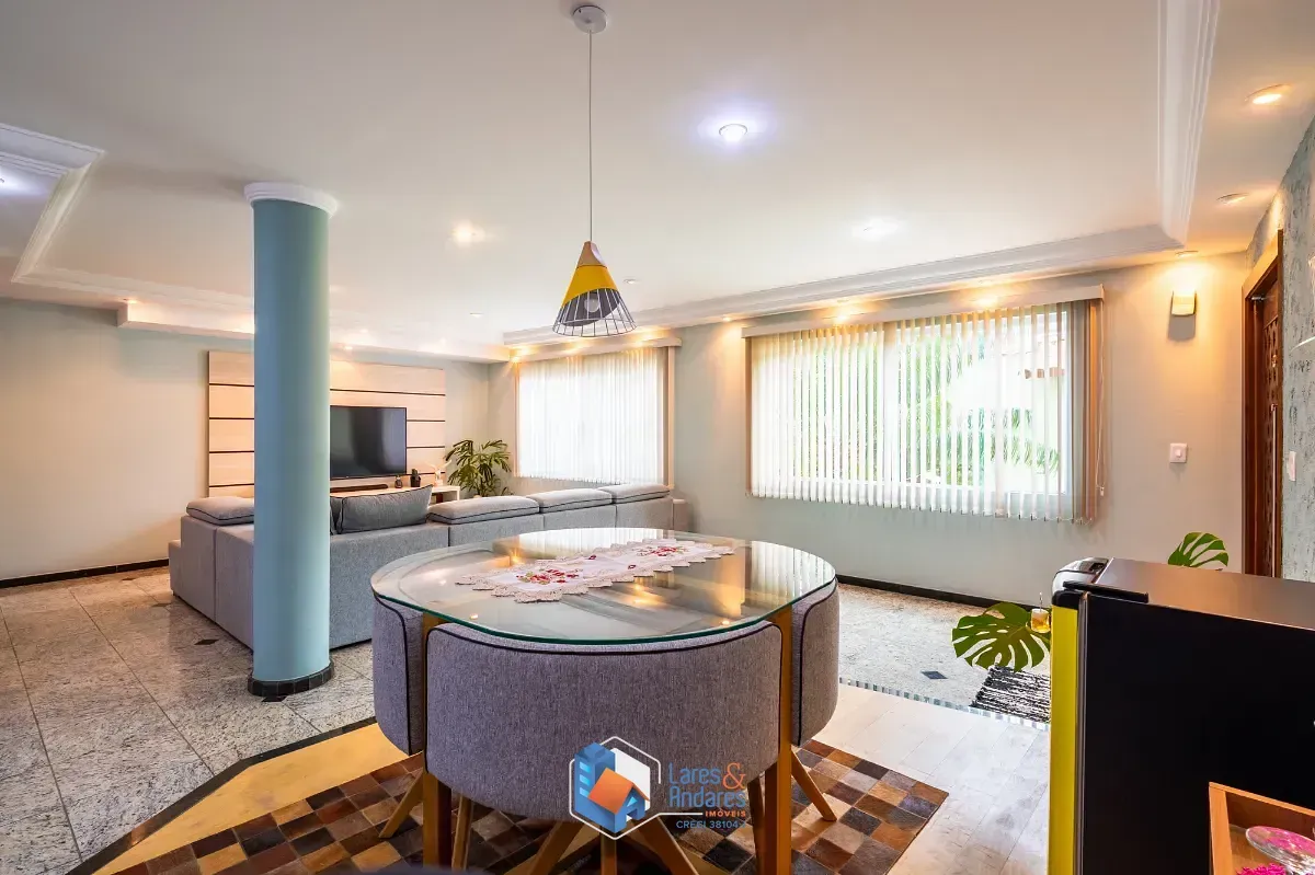 Imagem Sobrado para venda em Vila Esperança com 4 quartos, sendo 1 suíte, 328m²