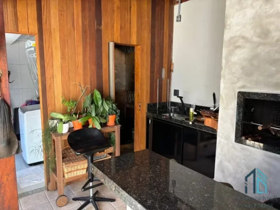 Imagem Casa em Condomínio, 03 suítes, 03 vagas, piscina aquecida, churrasqueira em Balneário Camboriú SC