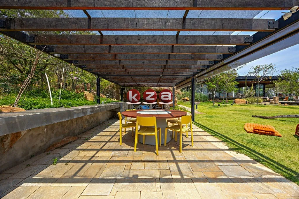 Imagem Venda de Casa Espetacular em Itu-SP: 5 Quartos, 3 Suítes, 3 Salas, 800 m² constr. Muita Natureza, 20.000 metros de terreno no Jardim Paraíso II.