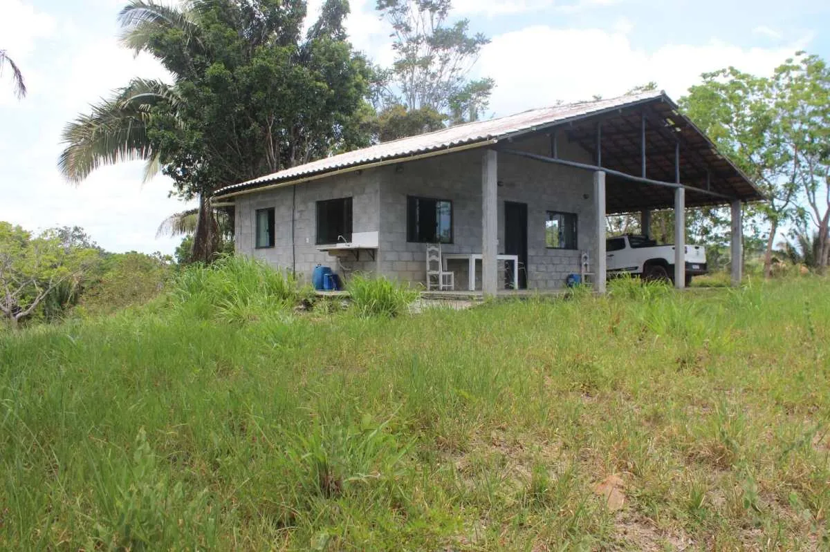 Imagem Sítio à venda em Mata de São João, com 2 quartos, 201m2m2