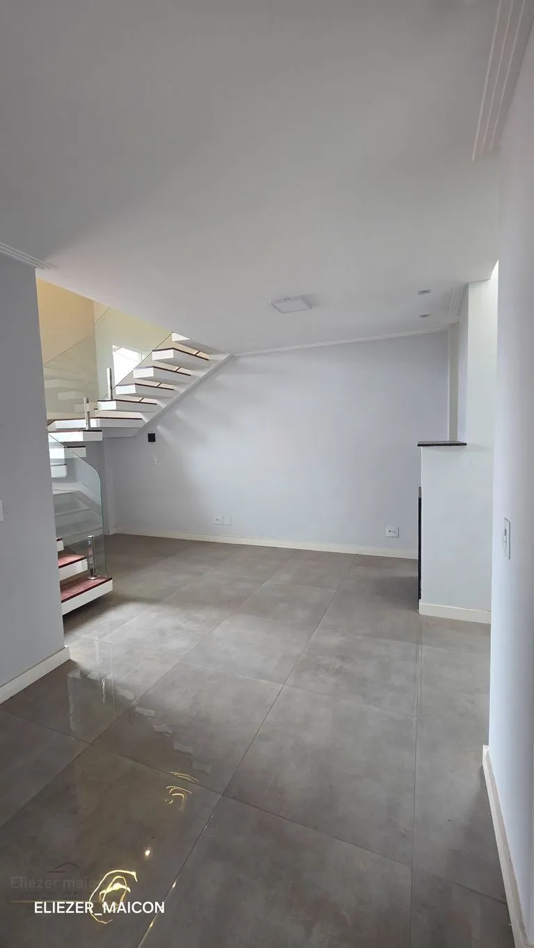Imagem Casa a venda com pé direito duplo bairro São Bento em Poços de Caldas - MG